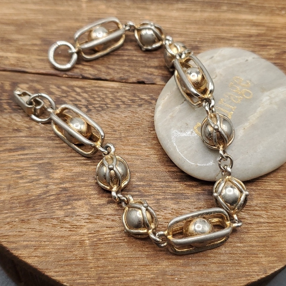 Hourglass dome‎ B3110 contemporary modern bracelet